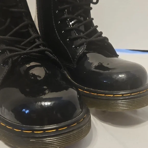 DR. Martins DOC Patent Leather Combat Glossy Black BOOTS 1460J Juniors US 3